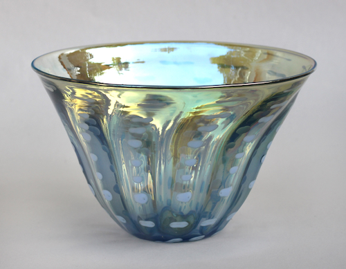 Click to view detail for DB-1089 Bowl-Metallic Blue Dots  6x6x5  $115